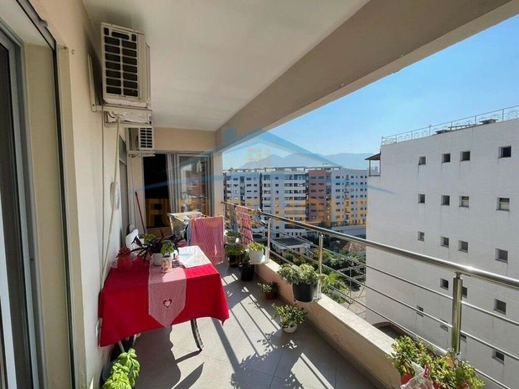 Shitet, Apartament 2+1, Unaza e Re, Tiranë.