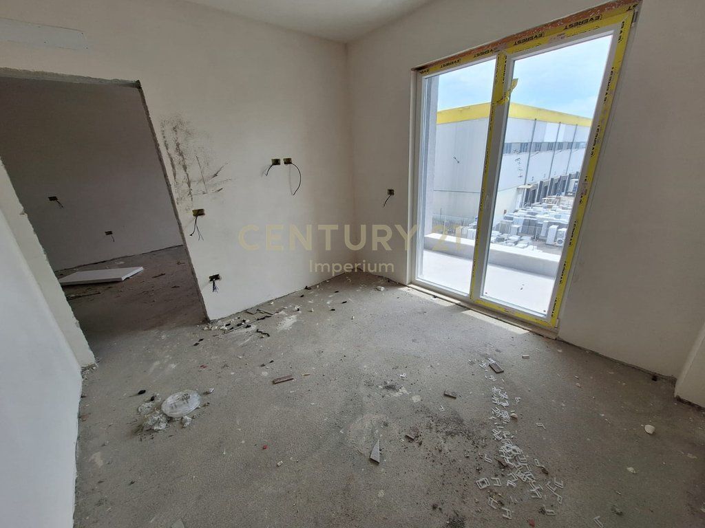 Apartament 1+1 për shitje në Univers City – Investim ideal në një zonë në zhvillim