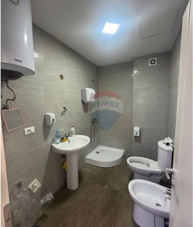 Apartament - Për Qira - Selvia, Tiranë