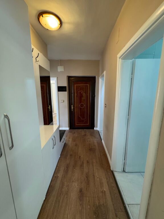 Shitet Apartament 2+1+2