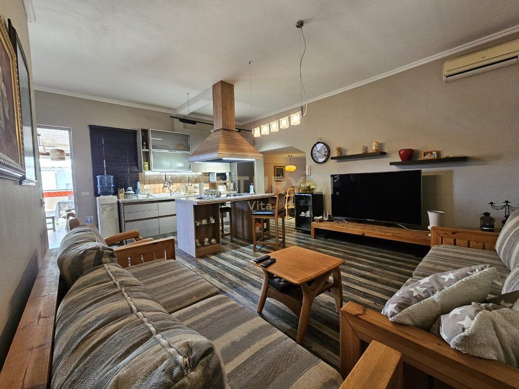 Jepet me qera apartament 2+1 shume prane detit ne Golem , Durres!!