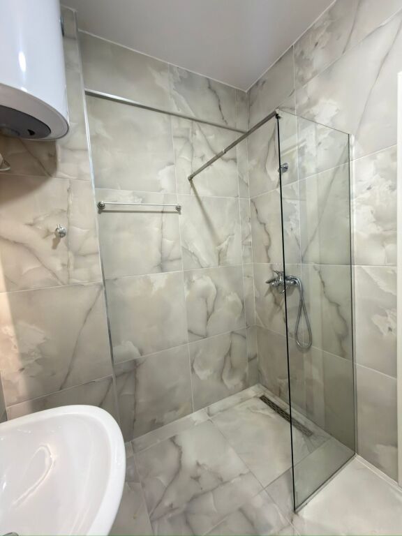 Affittasi 2+1+2+parcheggio RESIDENCA OASIS ASTIR 70.000 leke