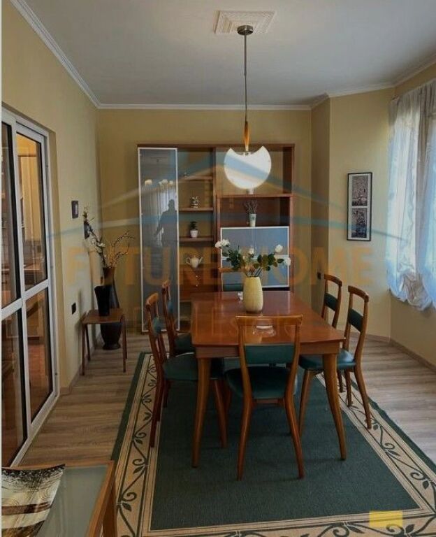 Qira, Apartament 1+1+2, Rruga e Barrikadave