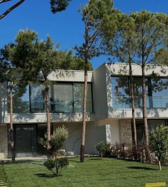 Shitet, Vilë Dyshe, "San Pietro Residence", Gjiri i Lalëzit