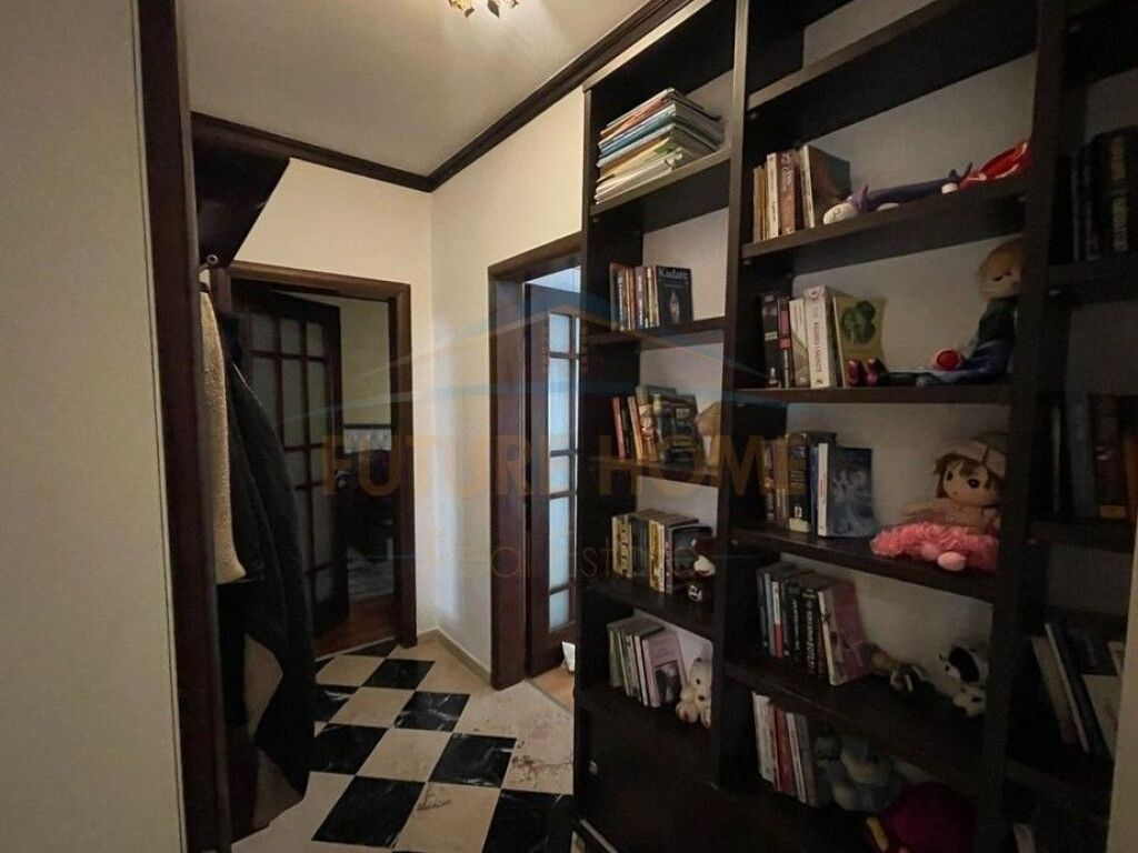 Shitet, Apartament 2+1+2, Kodra e Diellit, Tiranë.