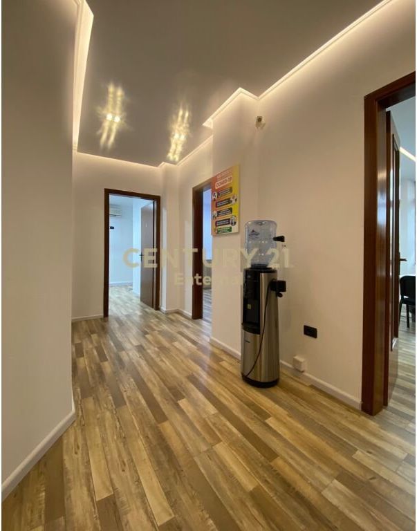 Ufficio 2+1 in affitto a ish-Bllok