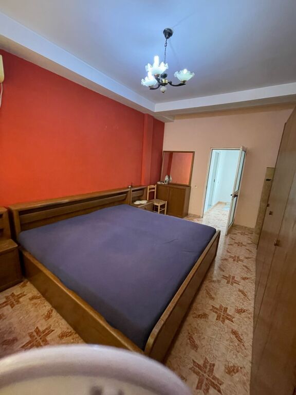 APARTAMENT DUBLEKS ME QIRA – SHKOLLA E KUQE