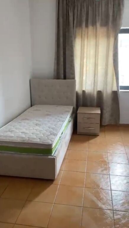 Jepet me qera Apartamenti 2+1 , rruga Shqefqet Masarai ( 21 Dhjetori)  600 mije leke