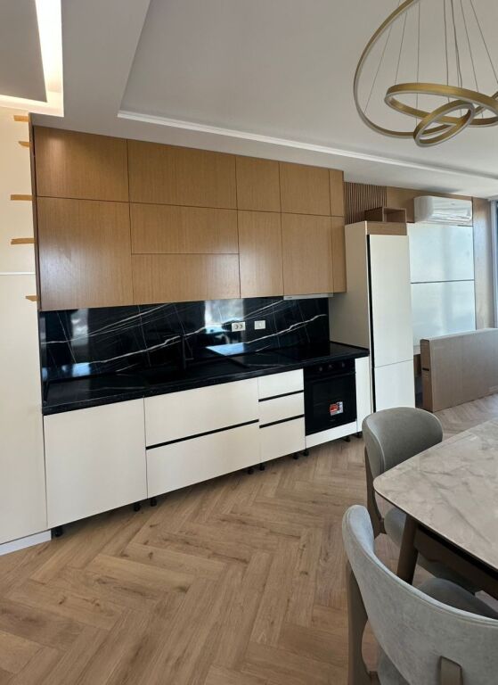 🏡 2+1 me qira – Golden Tower, Mine Peza, Tiranë