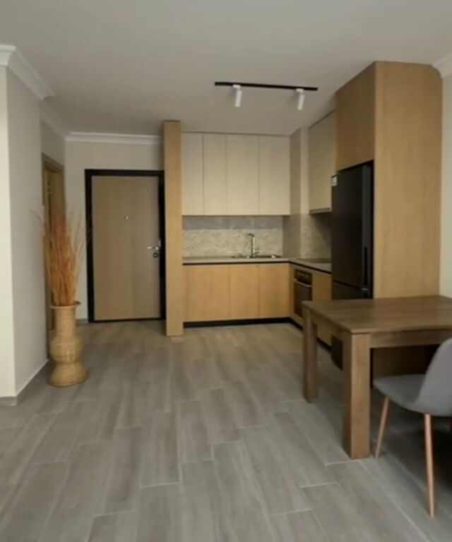 Jepet me qira 1+1 RR.5 MAJI 450€