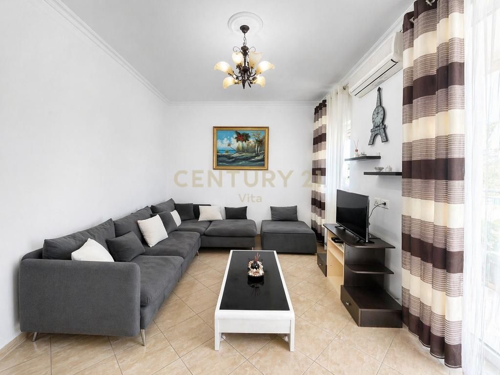 Apartament 2+1 me Ballkon dhe Pamje Qyteti, me Qira pranë Spitalit në Durrës!!