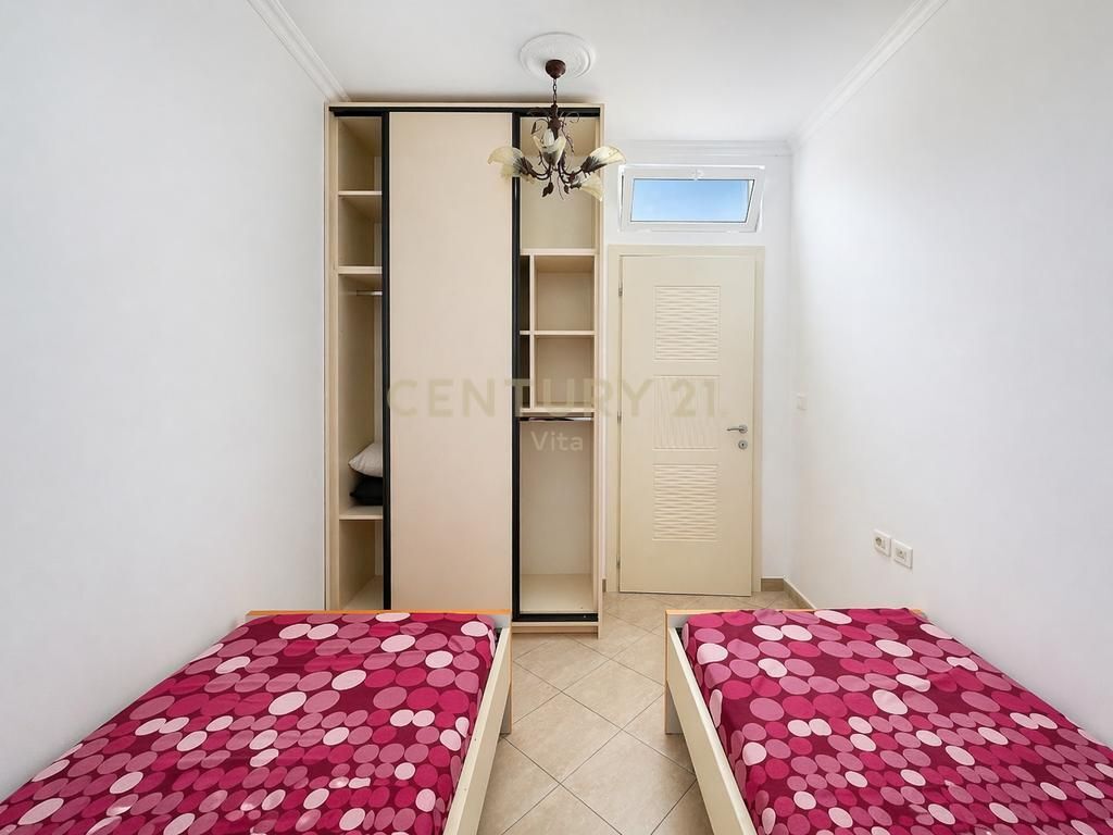 Apartament 2+1 me Ballkon dhe Pamje Qyteti, me Qira pranë Spitalit në Durrës!!