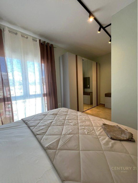 Affittasi Appartamento 2+1+2 , Zogu i Zi