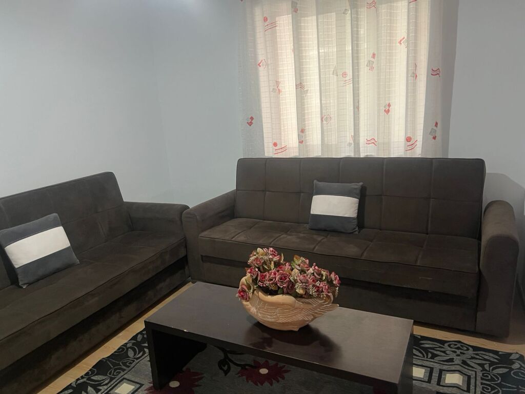 Shtepi private me qera 2+1 - 📍Laprake, mbrapa terminali te autobusave