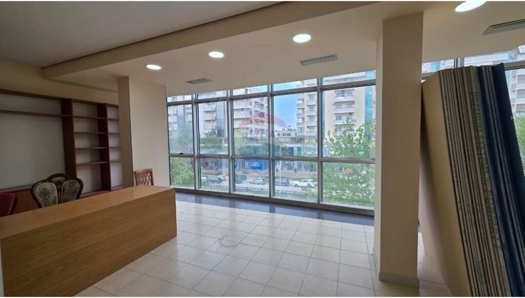 Ambjent biznesi me qera per zyra klinike dentare,klinike estetike etj.