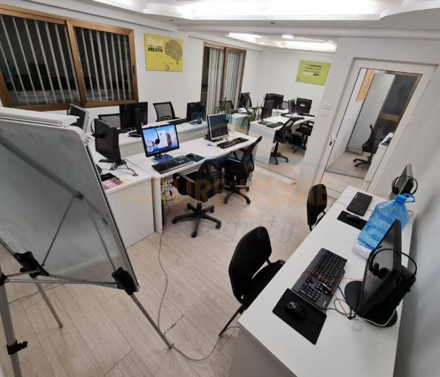 Qera, Ambient Biznesi, Blloku, Tiranë.