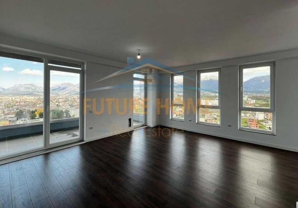 In vendita, appartamento 2+1+2 posti auto, Sauk, vicino al Ristorante Xibraku, Tirana.