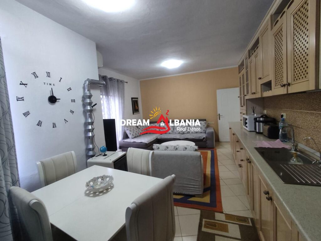 Jepet apartament 2+1+2 prane Komunes se Parisit, Tirane ( ID 42215530)
