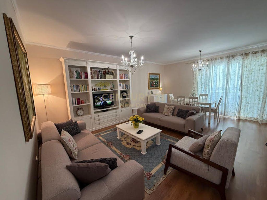 Jepet me qira apartament 2+1+2 zona Ish-Rajonit.