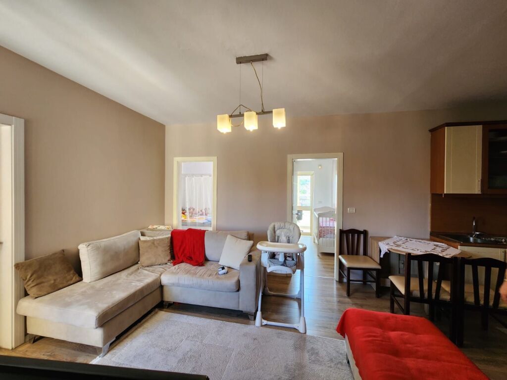 Shitet 2+1 te Irfan tomini