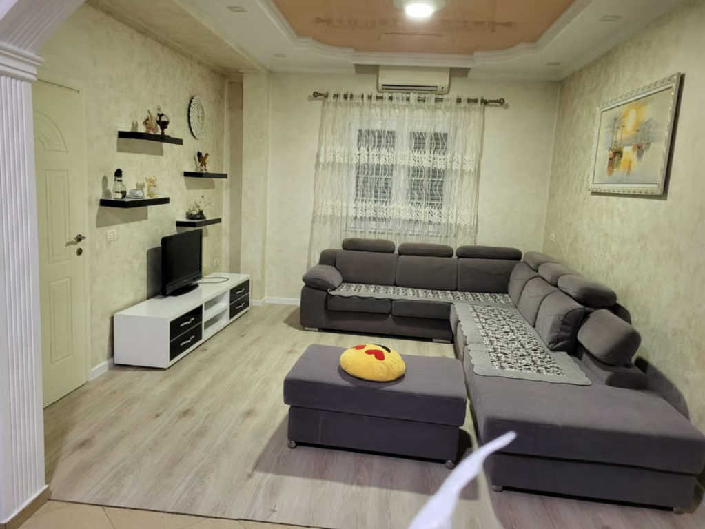 VILE TRE KATESHE PRANE PAJTONI CENTER