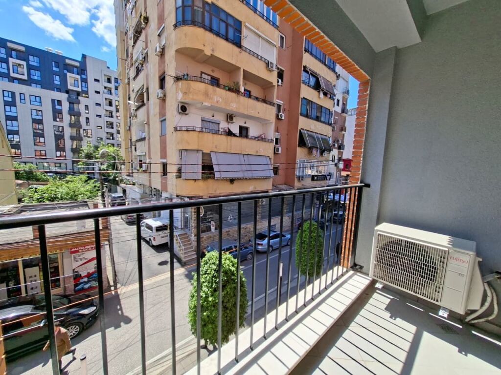 🏠 Me Qera: Super Apt. 1+1 &amp; 1 Bllk (📍21 Dhjetori / Përballë Oslos )🔥 Super vendndodhje || 100% e re ✨️ 50.000 Lekë / Muaj💶