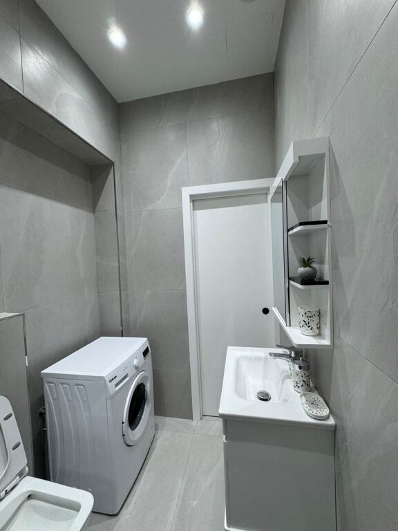 JEPET ME QERA APARTAMENT 1+1 PRANE QENDRES BLUESTAR, DURRES