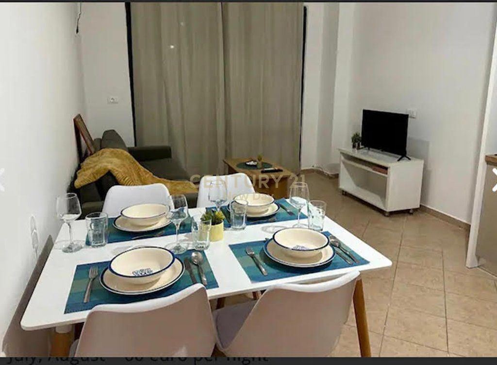 1+1 PER QIRA PLAZH TE RROTA E KUQE