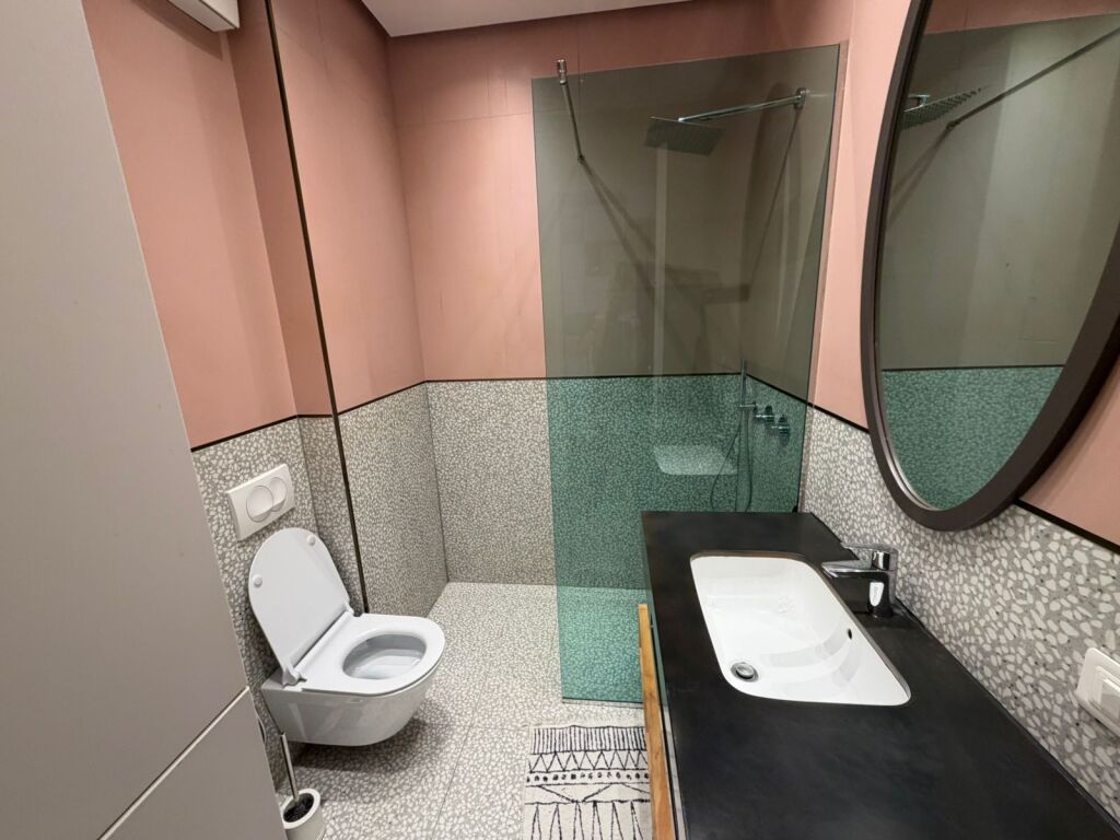 Qera 1+1+2 Parkime, Rruga e Kosovareve , 1300Euro