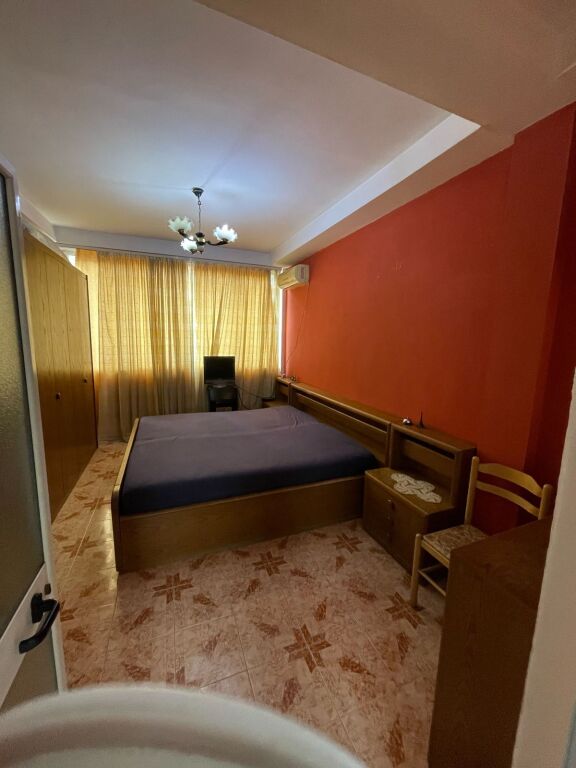 APARTAMENT DUBLEKS ME QIRA – SHKOLLA E KUQE