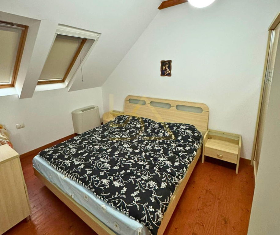 Jepet Vila me Qira – Durrës, Mak Albania