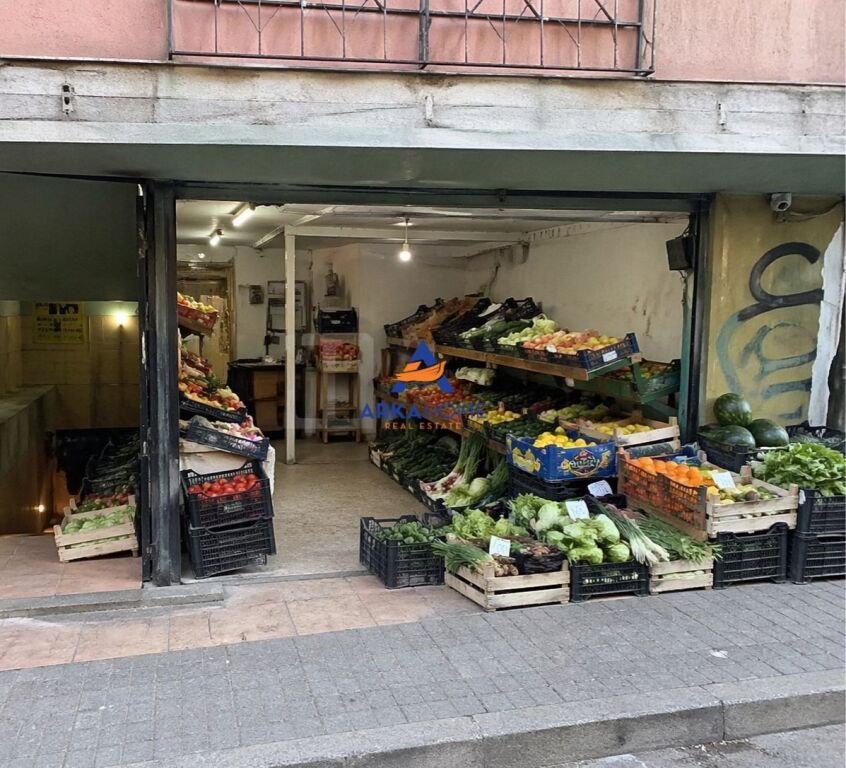 JEPET DYQAN BUZE RRUGE PER SHITJE 50M2 "TEK BULEVARDI BAJRAM CURRI" 210.084 EURO