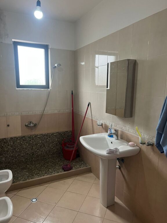 3rd floor private house for rent