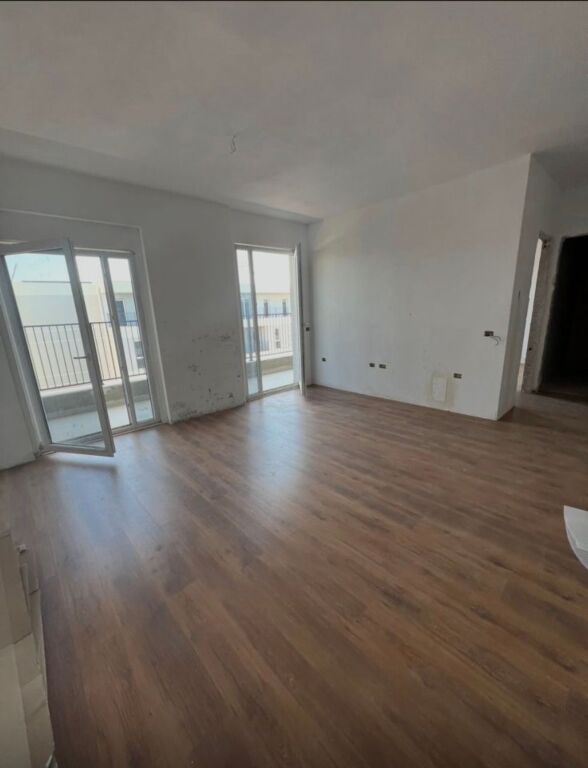 Appartamento 1+1 in vendita  Indirizzo: Univers City  7° piano ultimo  Superficie 75 m2  Superficie netta 65 m2  Prezzo 83000€