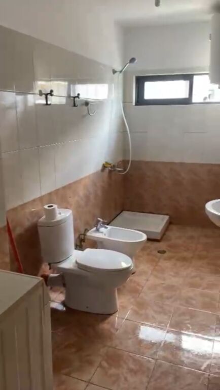 Jepet me qera Apartamenti 2+1 , rruga Shqefqet Masarai ( 21 Dhjetori)  600 mije leke