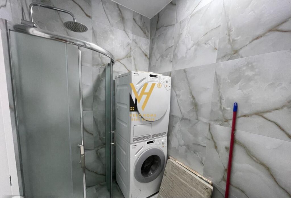 JEPET APARTAMENT 2+1 TEK ISH TREGU ELEKTRIK 650 EURO