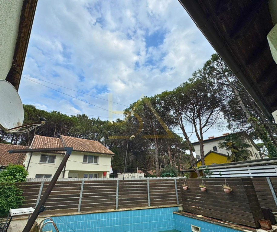 Jepet Vila me Qira – Durrës, Mak Albania