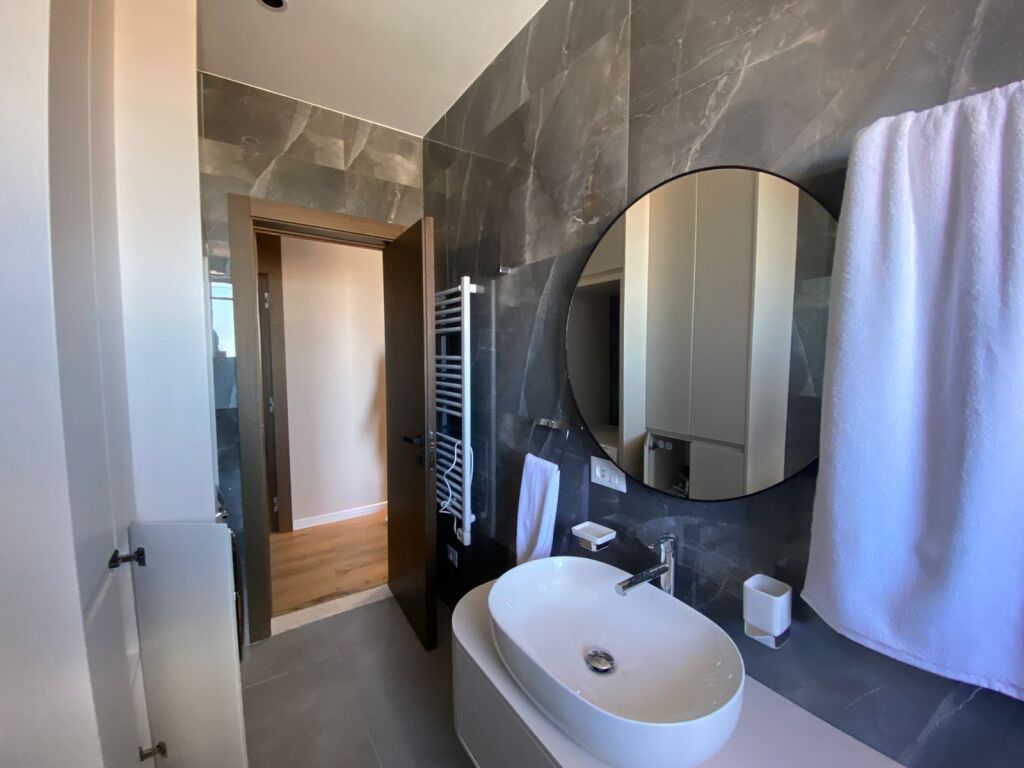 Appartamento 2+1 più posto auto a Kamez