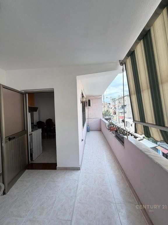 Jepet apartament 2+1+2 me qira prane Shkolles Baletit!
