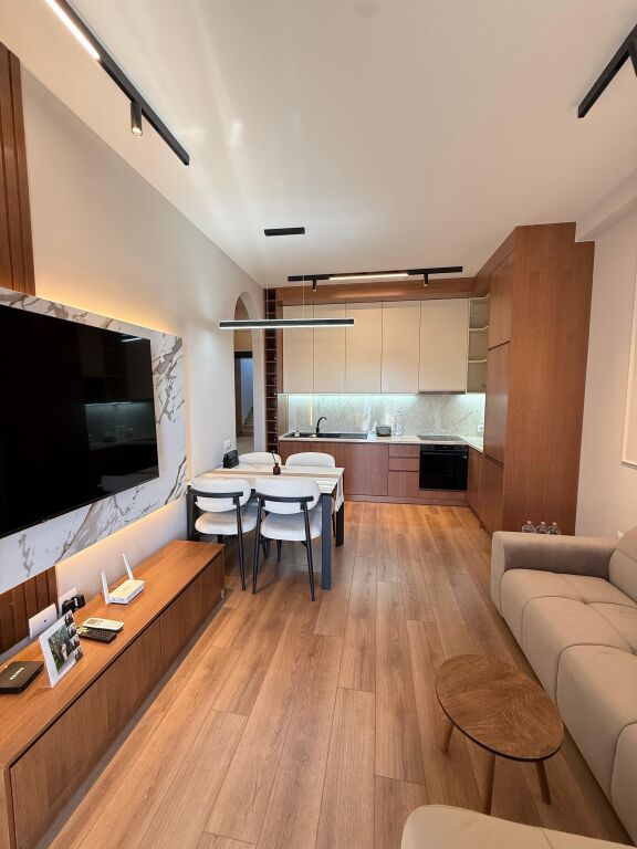 VENDESI APPARTAMENTO 1+1 CON BALCONE A AMERIKAN 3, RESIDENZA HENKE