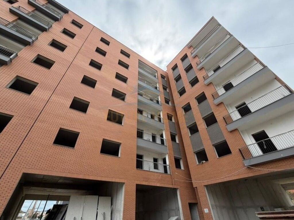 Shitet, Apartament 1+1, Paskuqan, Tiranë.