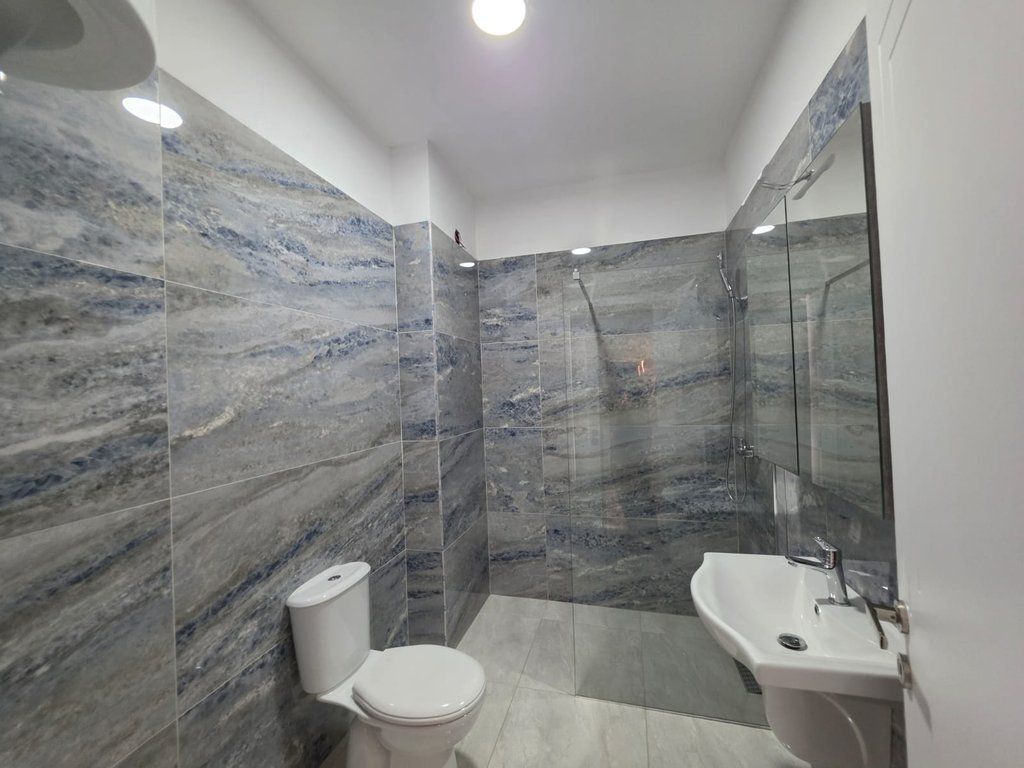 SHITET 1+1 E MOBILUAR, SHENGJIN