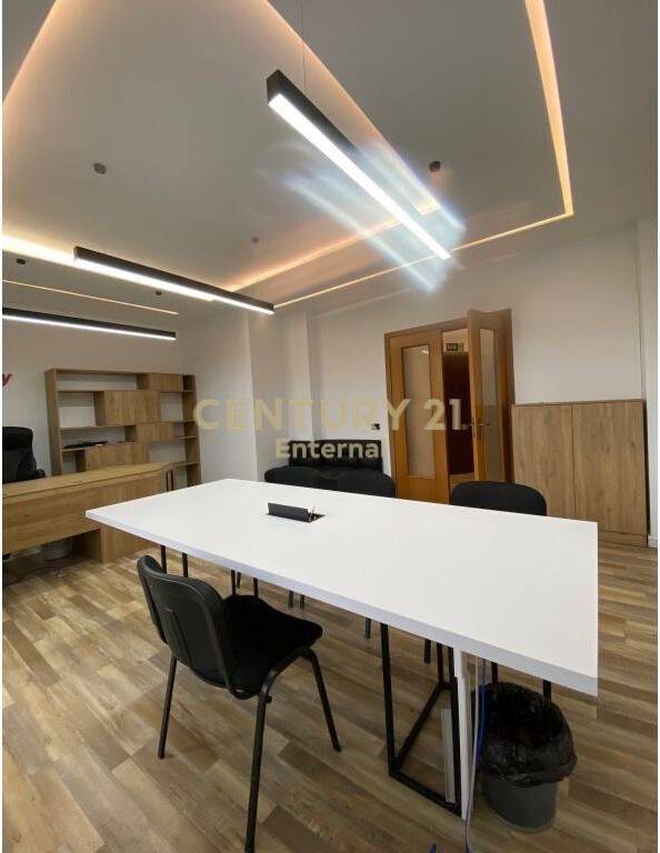 Ufficio 2+1 in affitto a ish-Bllok