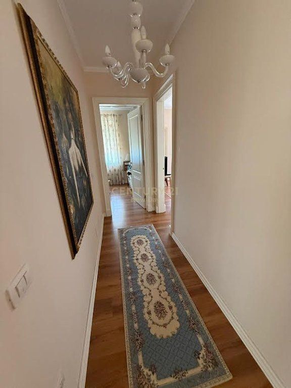 Jepet me qira apartament 2+1+2 zona Ish-Rajonit.