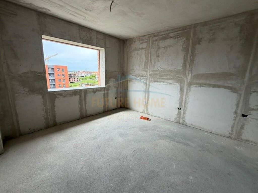 Shitet, Apartament 1+1, Paskuqan, Tiranë.