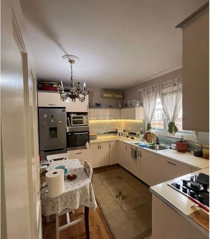 Shitet, Apartament 2+1 + Garderobë, Rruga e Kavajës,Tiranë