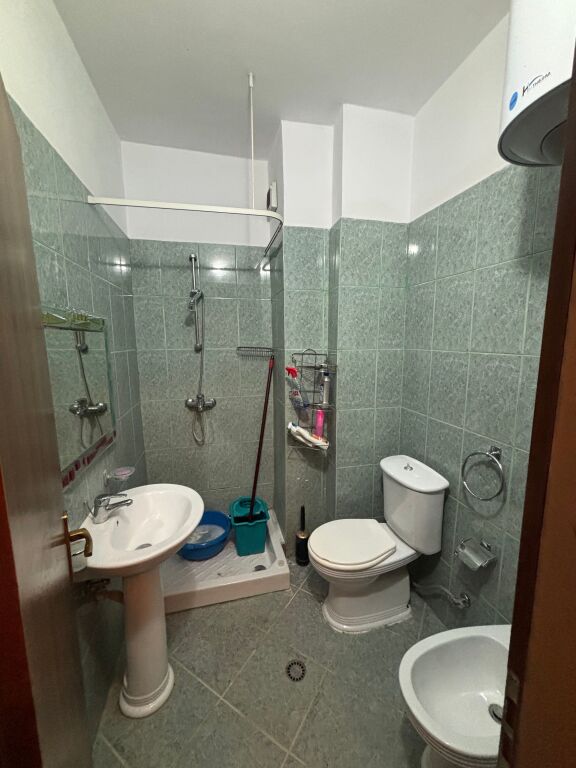 Jepet me qera rruga Arkitekt Sinani