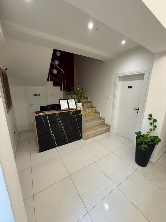HOTEL ME QIRA 300 M2 QENDER 750.000 EURO
