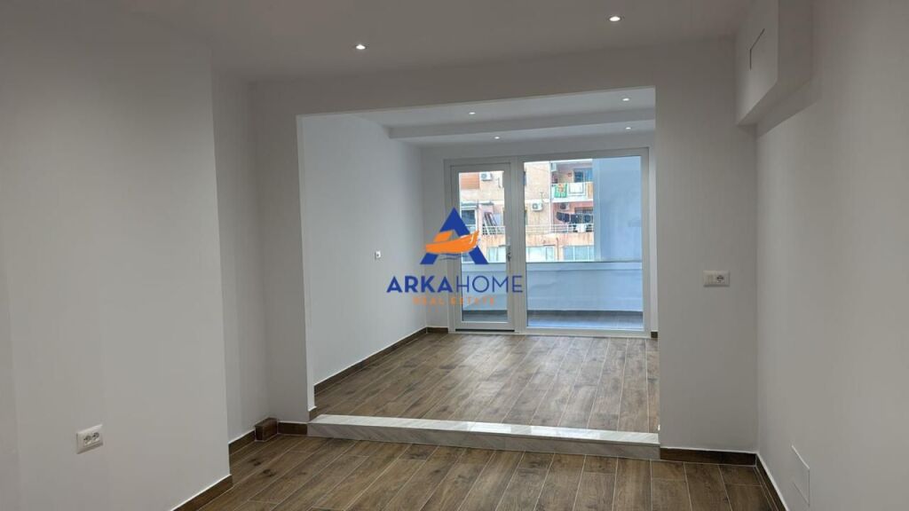 JEPEN ME QERA 2 AMBIENTE ZYRASH 60M2 (SECILA) 800 EURO (SECILA)