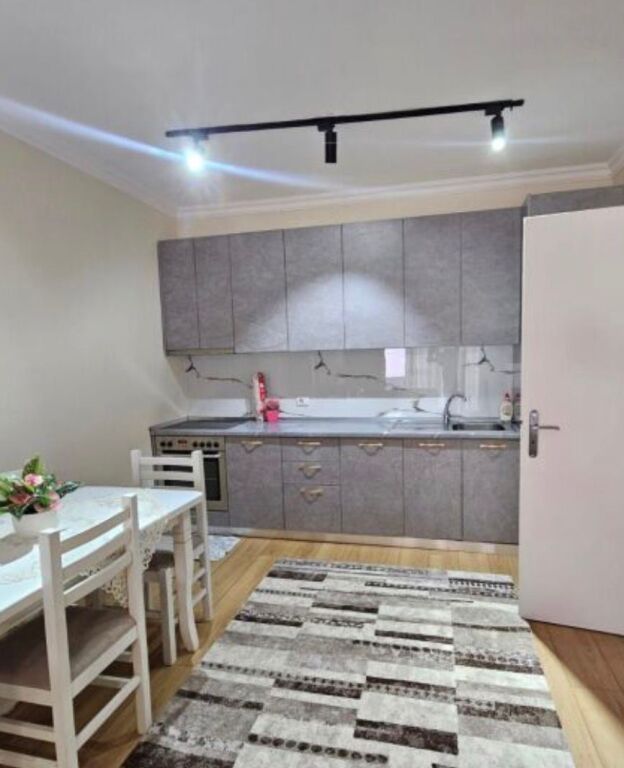 Qera 1+1 Liqeni i Thate